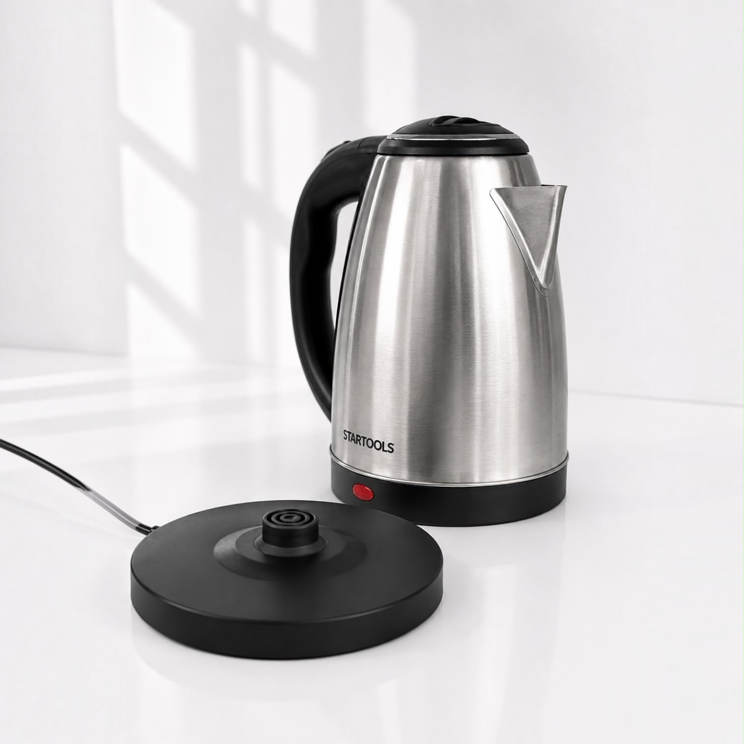 Chaleira Elétrica Inox 2 Litros Bivolt 110V/220V | Aquecimento Rápido para Café, Chá e Água