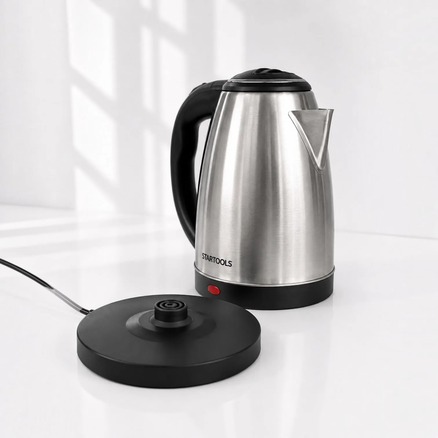 Chaleira Elétrica Inox 2 Litros com Aquecimento Rápido 110V ou 220V