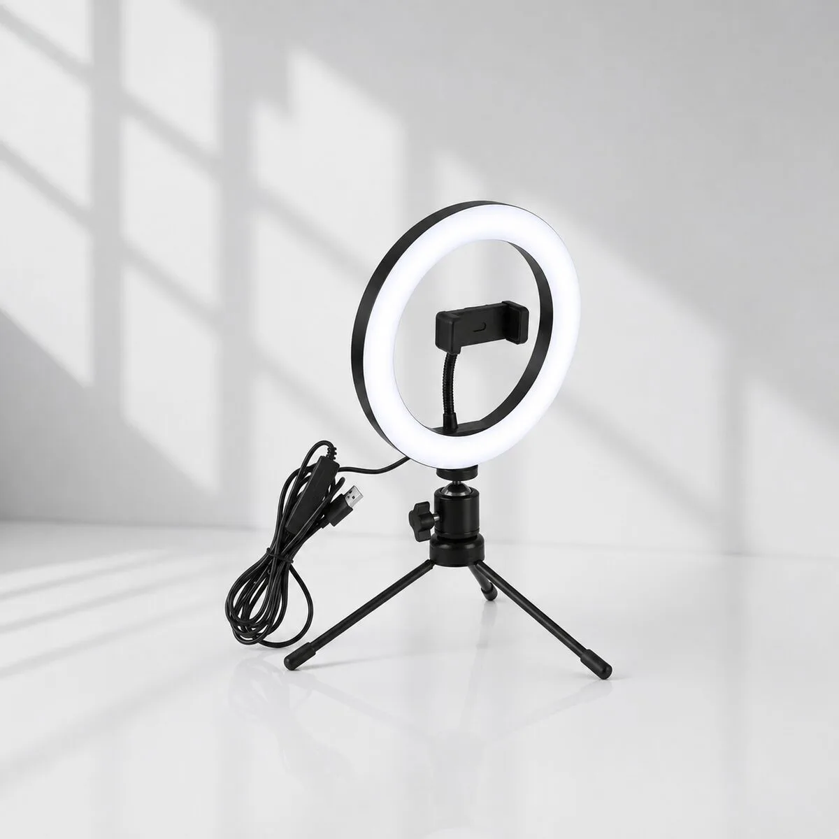 Ring Light LED 6 Polegadas 16cm com Tripé de Mesa e Suporte para Celular